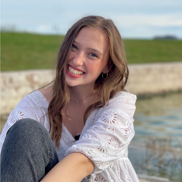 alexis_thom